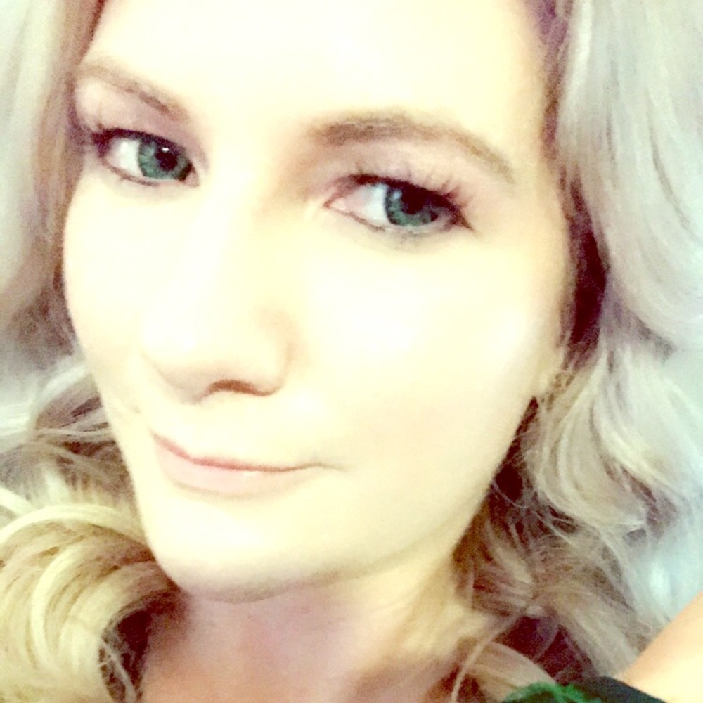 Meet your Posher, Alicia
